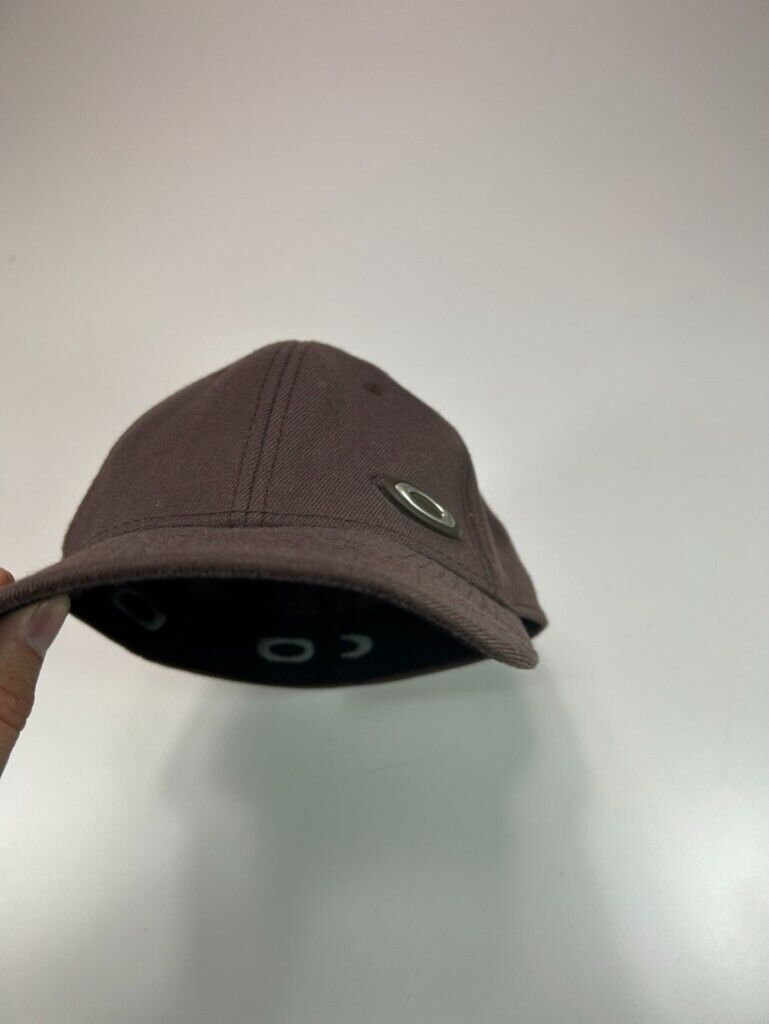 Vintage Y2K Oakley Logo Spellout Fitted Hat S/M Brown