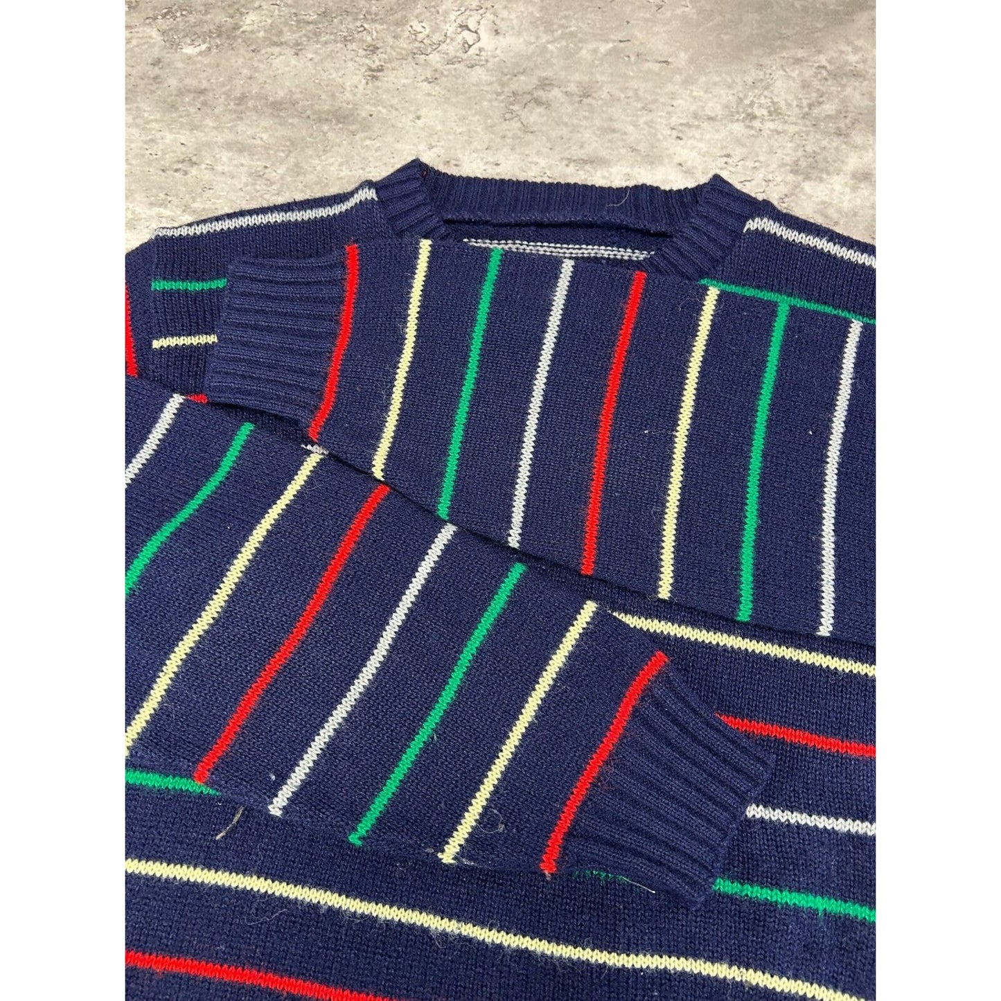 Vintage Striped Pattern Pullover Ribbed Knit Sweater Size Medium