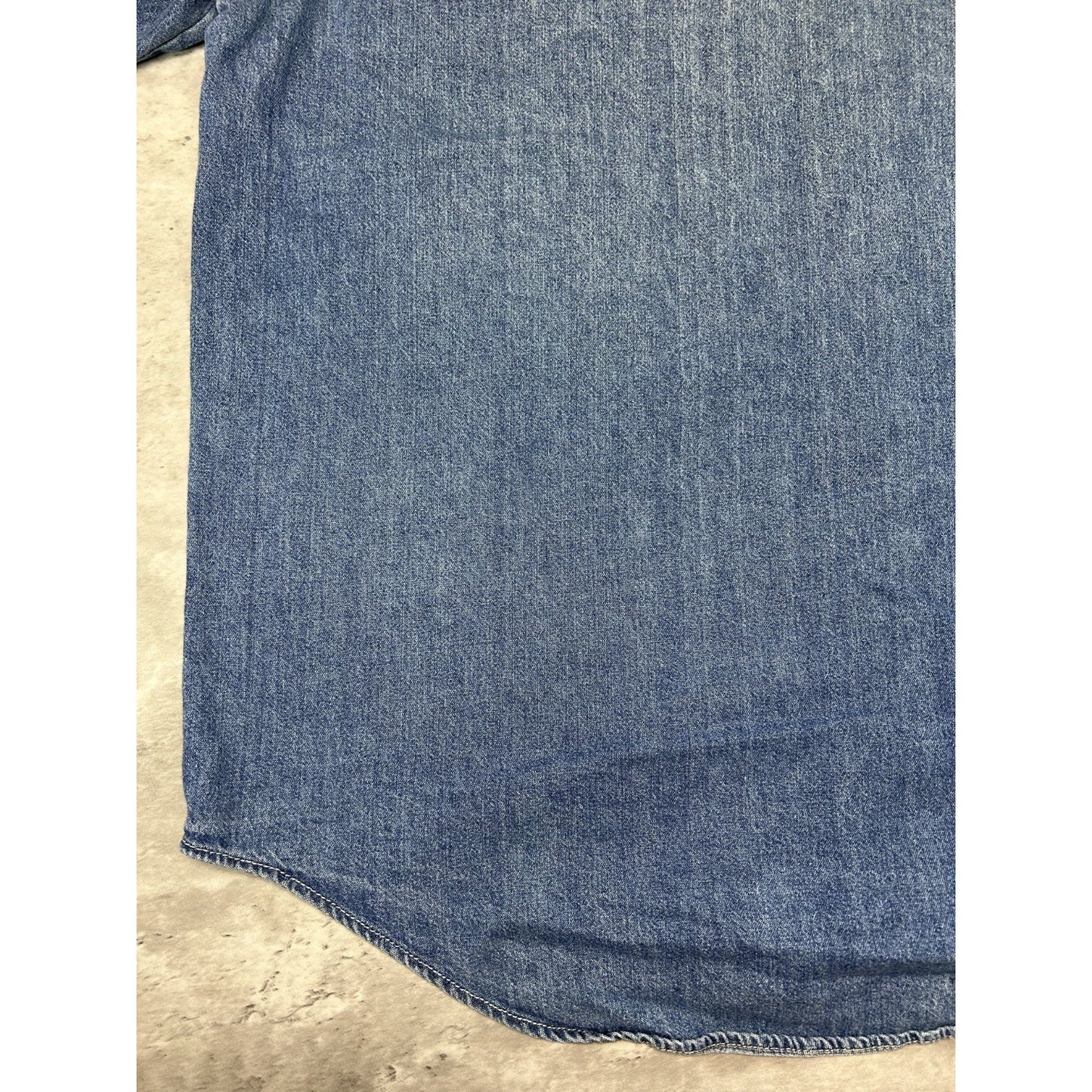 Vintage 90s Levis SIlvertab Medium Wash Long Sleeve Button Up Shirt Size Large