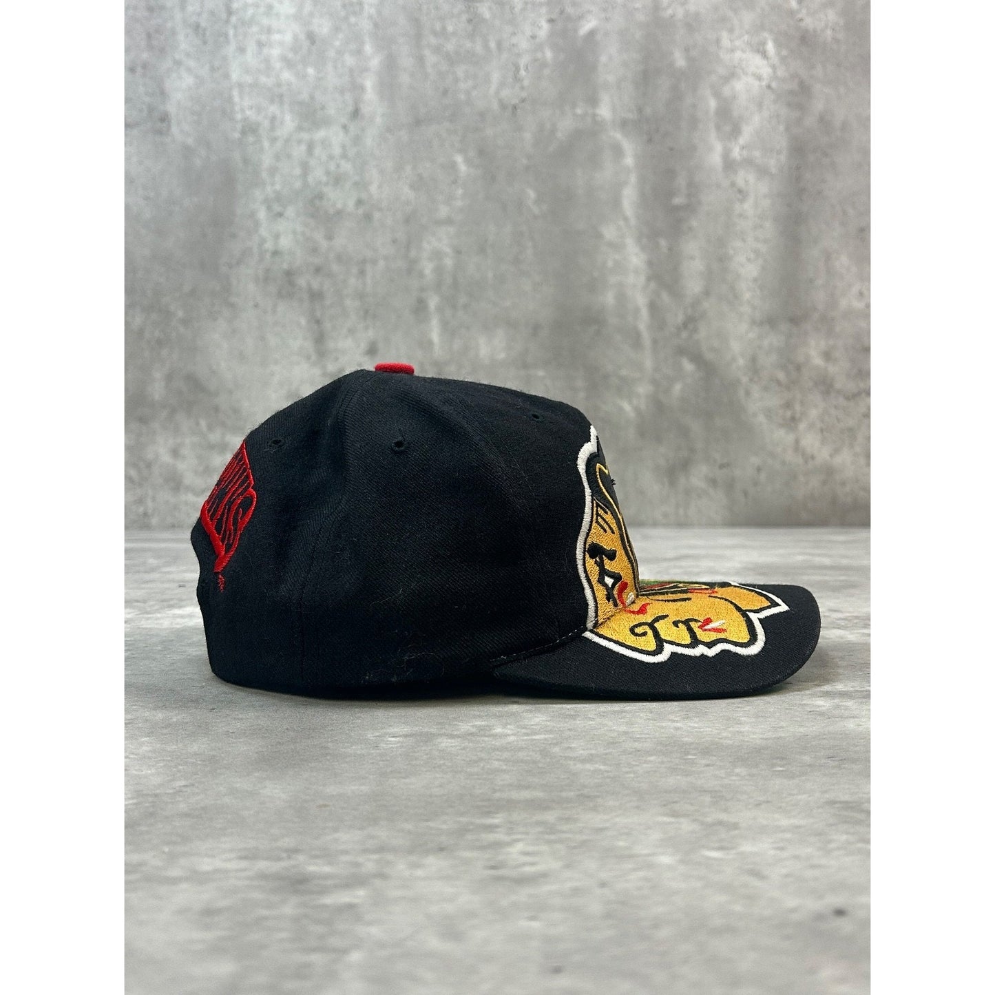 Vintage 90s Chicago Blackhawks NHL Embroidered Big Logo Snapback Hat OSFA