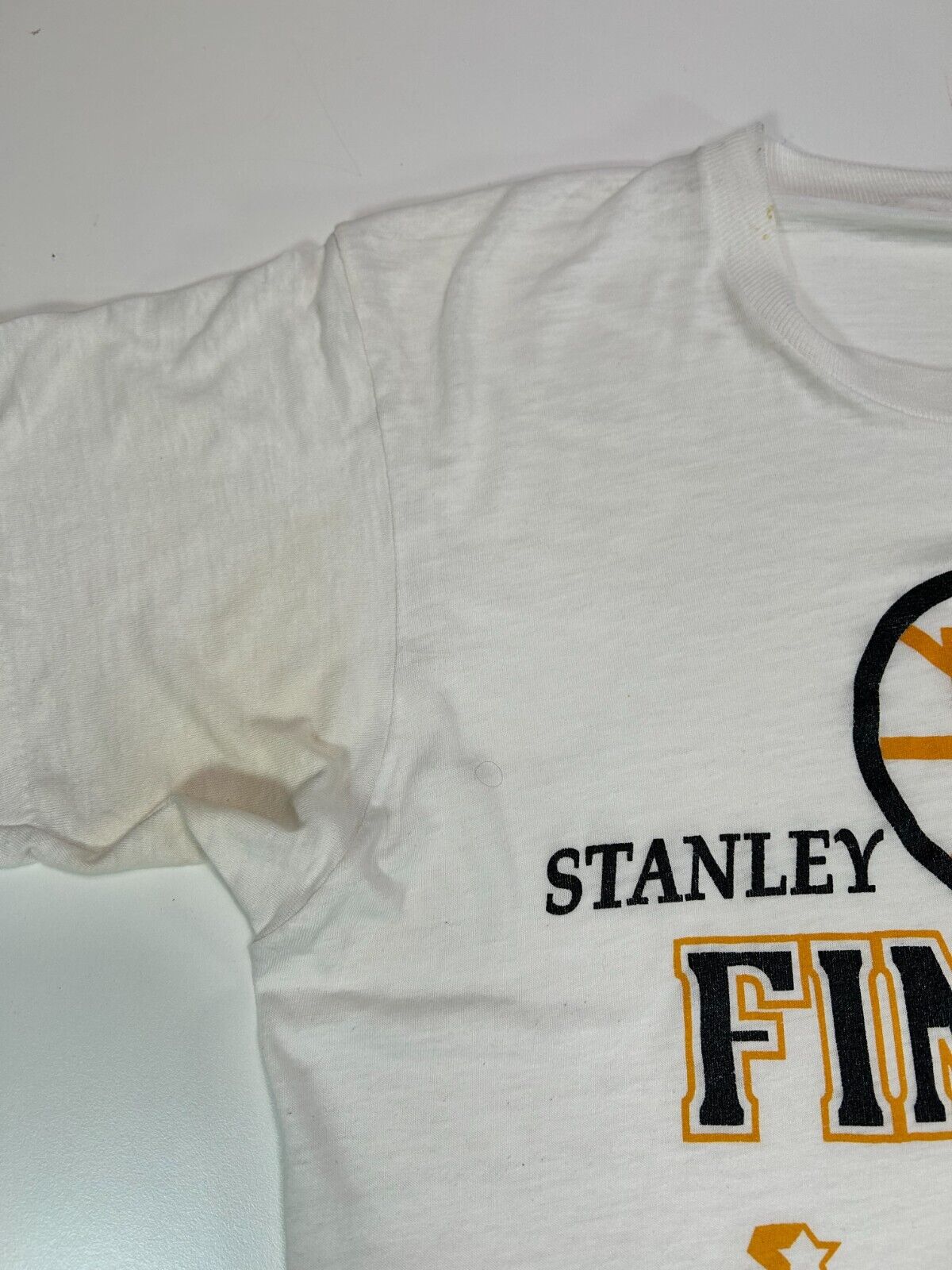 Vintage 1988 Boston Bruins NHL Stanley Cup Graphic Starter T-Shirt Size Medium