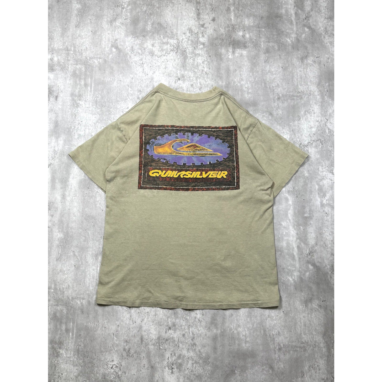 Vintage Y2K Quiksilver Gear Logo Graphic T-Shirt Size Large