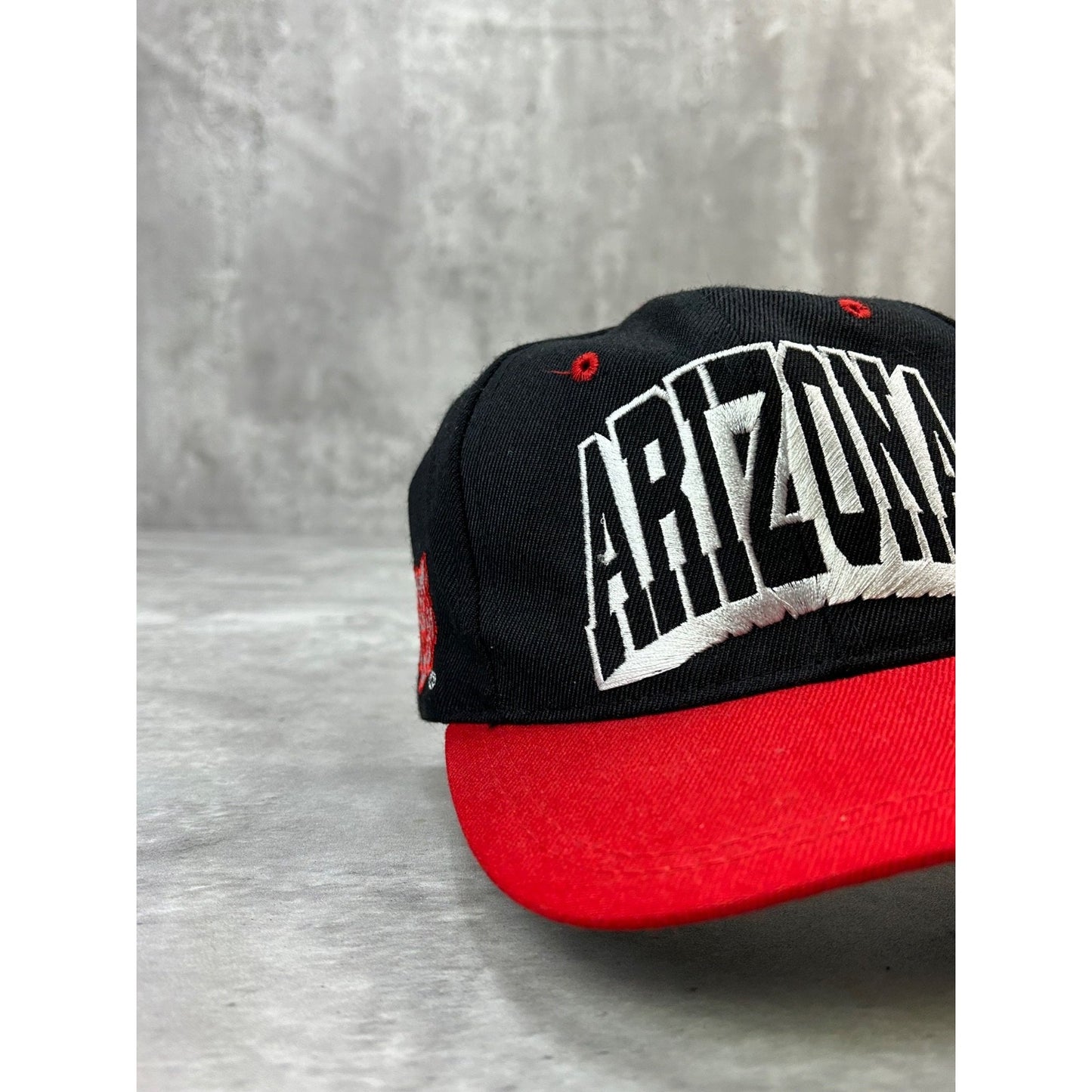 Vintage 90s Arizona Wildcats NCAA Embroidered Spellout Snapback Hat OSFA