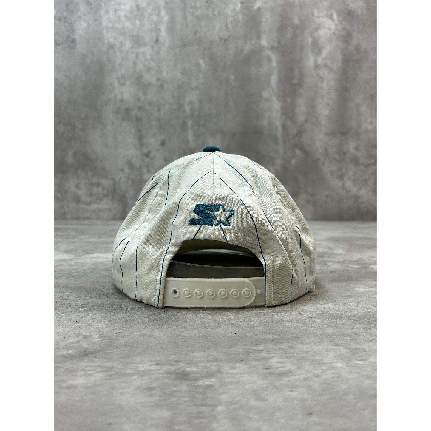 VTG 90s Charlotte Hornets NBA Pinstripe Starter Embroidered Snapback Hat OSFA