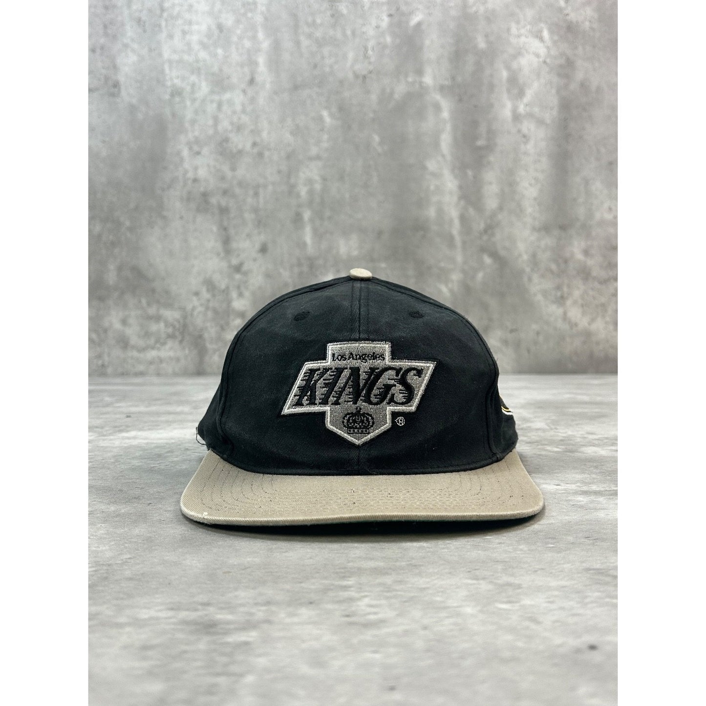 Vintage 90s Los Angeles Kings NHL Embroidered Logo Hockey Snapback Hat OSFA