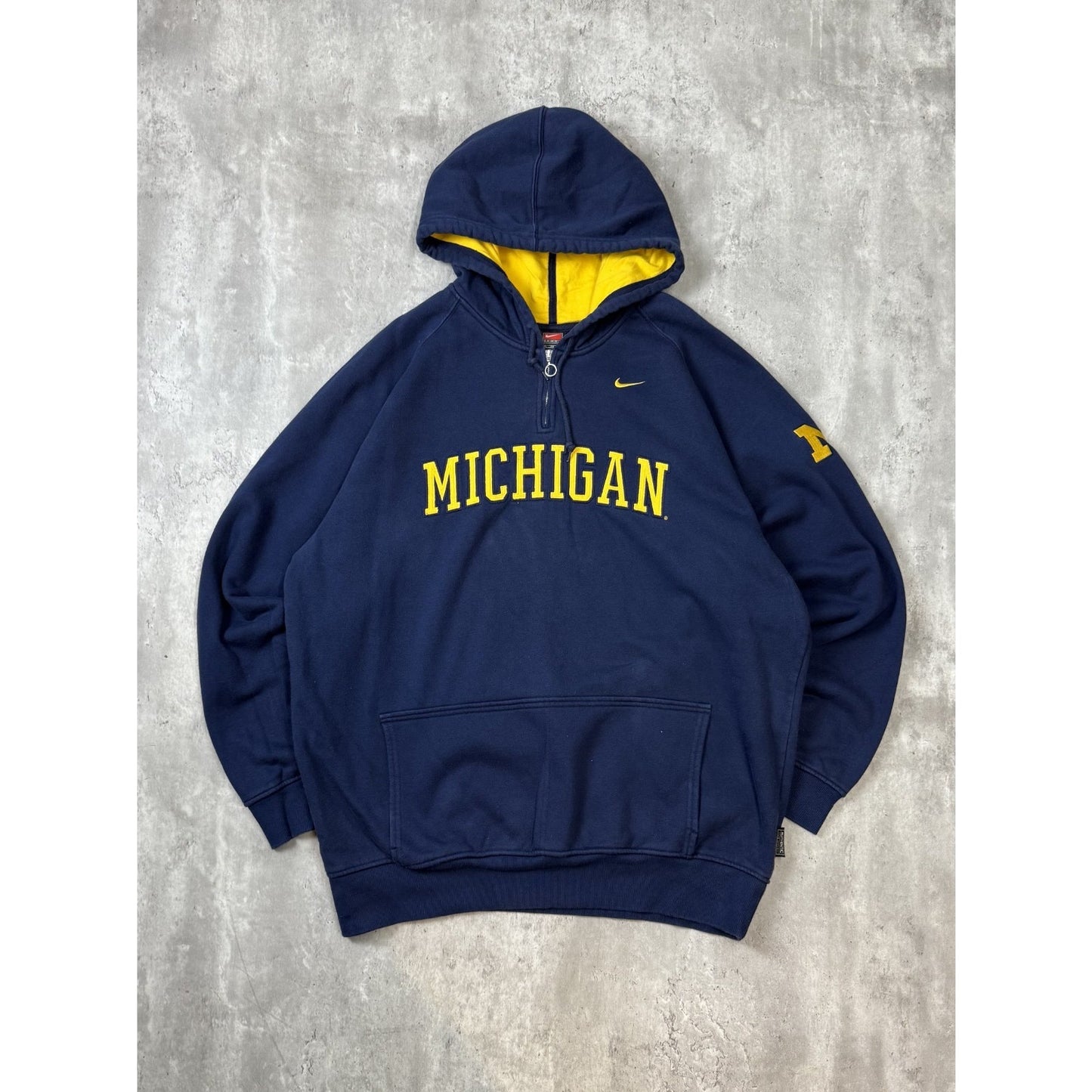 Vintage MIchigan Wolverines NCAA Embroidered Nike Hooded Sweatshirt Size XL