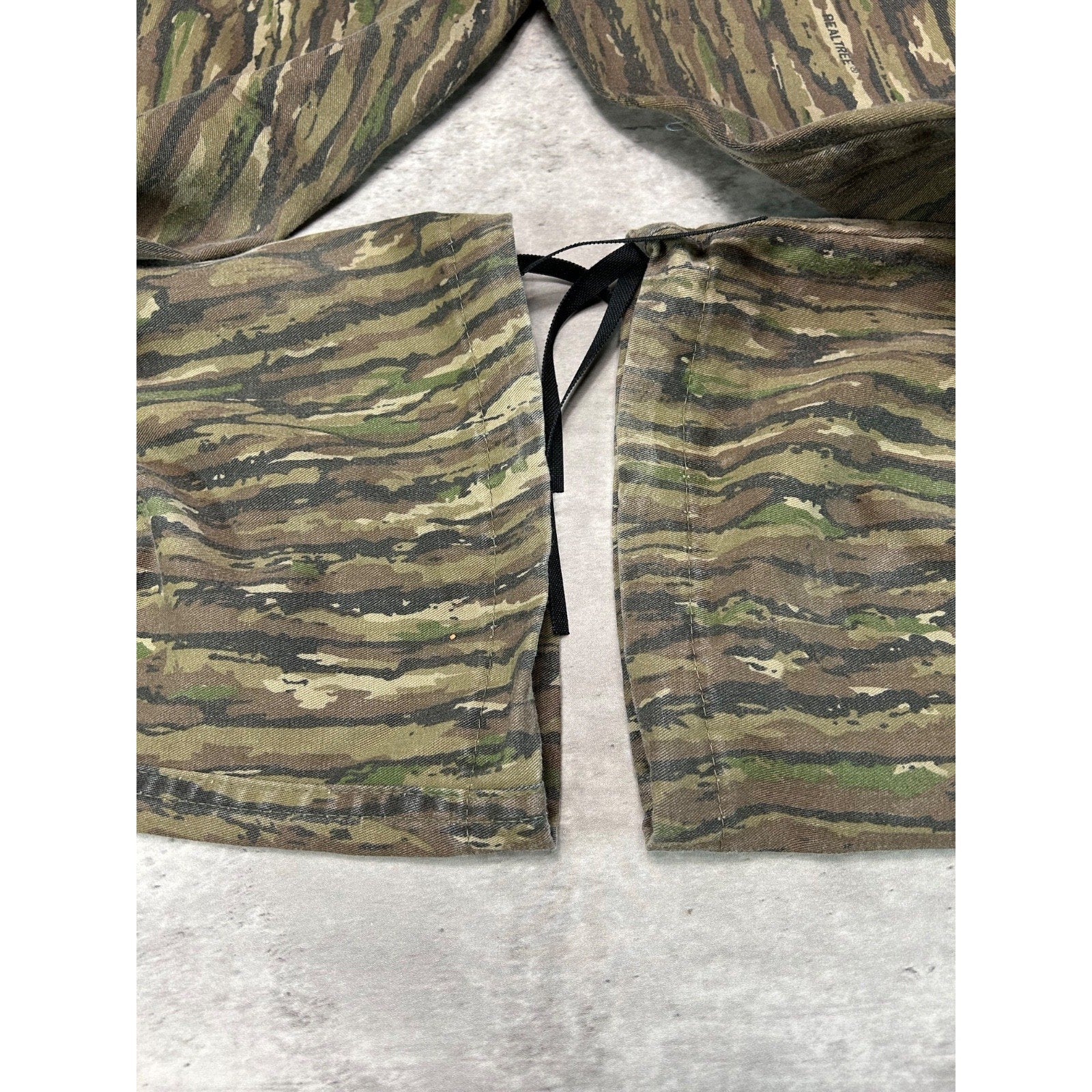Vintage 90s Realtree Camo Utility Cargo Hunting Pants Size 38