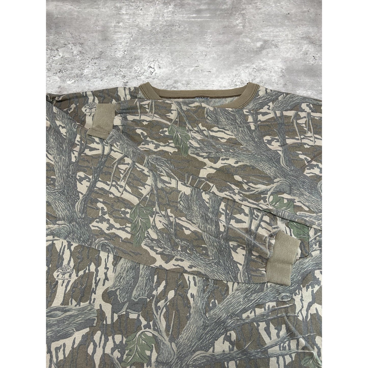 Vintage 80s/90s Tree Camo Hunting Long Sleeve Pocket T-Shirt Size 2XL