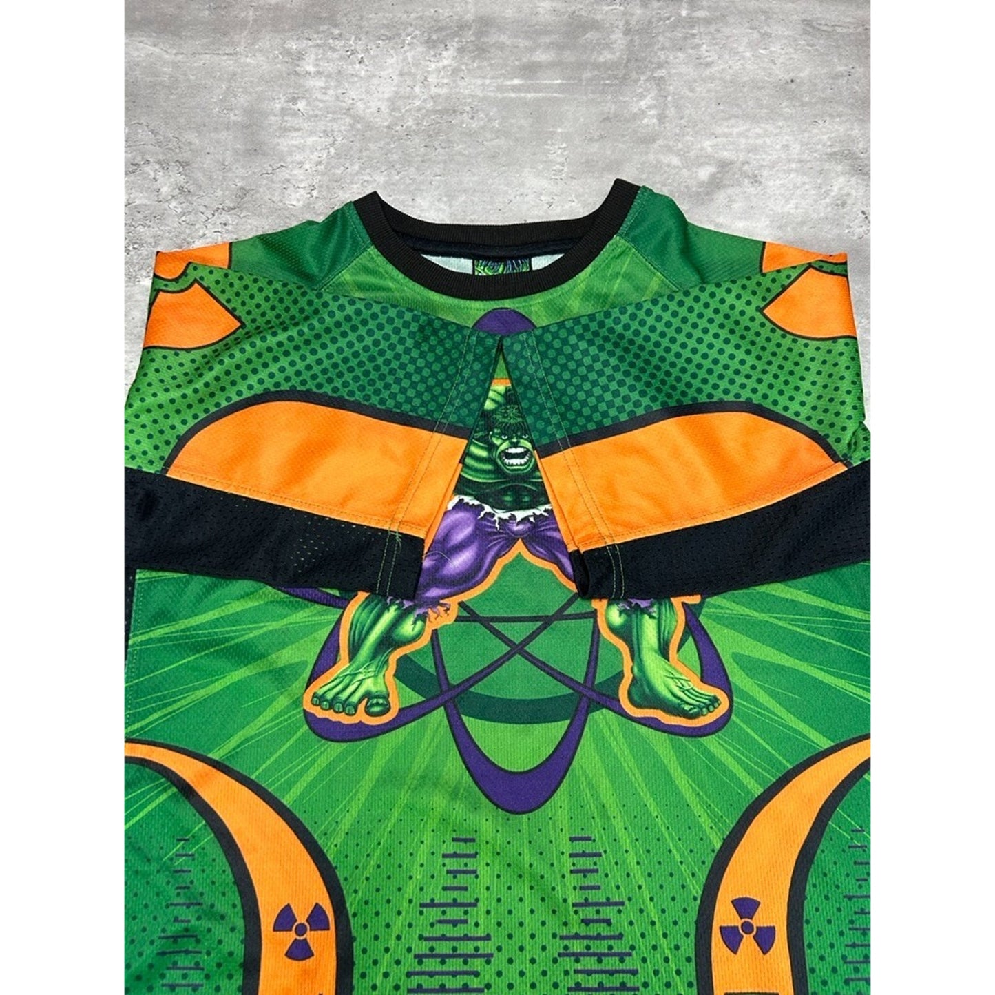 Vintage 2002 The Incredible Hulk Marvel Comics Graphic Jersey Size Large