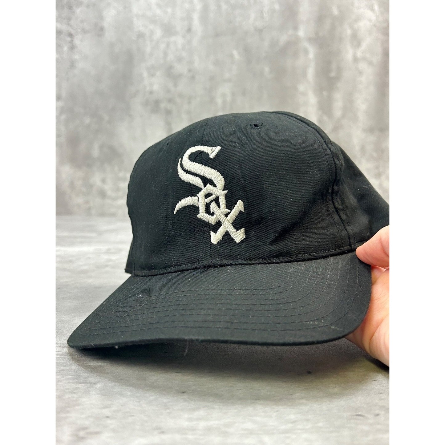 Vintage 90s Chicago White Sox MLB Embroidered Logo Baseball Snapback Hat OSFA