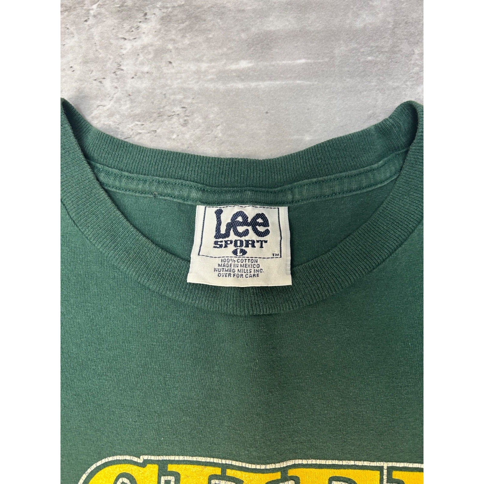 Vintage 1997 Green Bay Packers NFL Spellout Logo Graphic T-Shirt Size Large