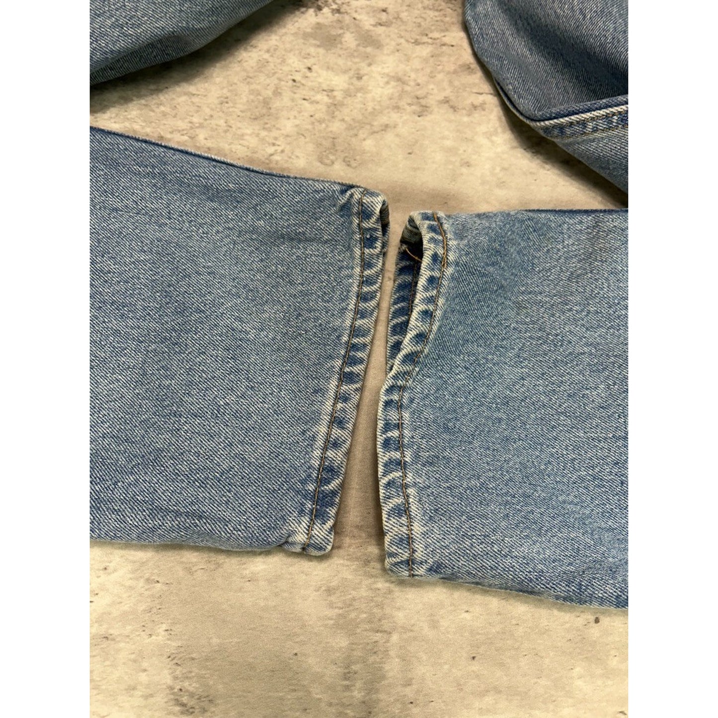 Vintage Levis Red Tab 550 Relaxed Fit Light Wash Denim Pants Size 37 Blue