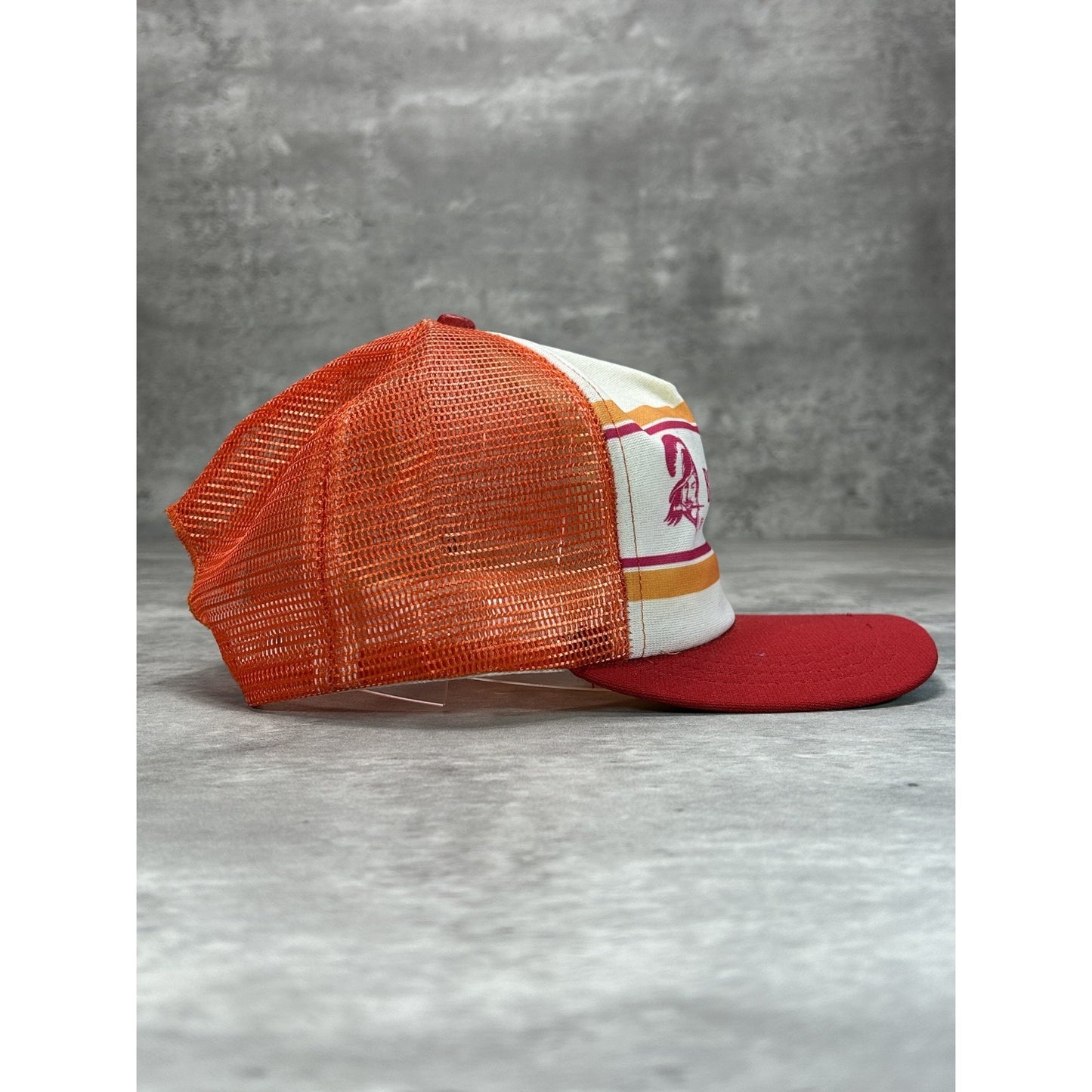 Vintage 1980s Tampa Bay Buccaneers NFL Graphic Trucker Snapback Hat OSFA