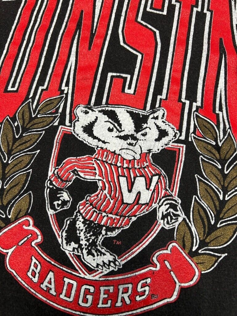 Vintage 90s Wisconsin Badgers NCAA Collegiate Spell Out Graphic T-Shirt Sz Large