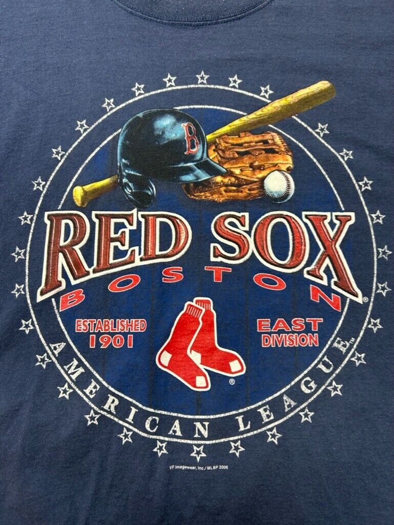 Boston Red Sox MLB Baseball Equipment Spell Out Graphic T-Shirt Size Large Blue