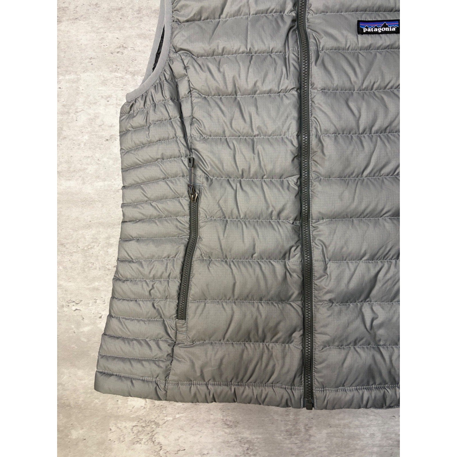 Vintage Womens Patagonia Embroidered Patch Puffer Vest Jacket Size Medium