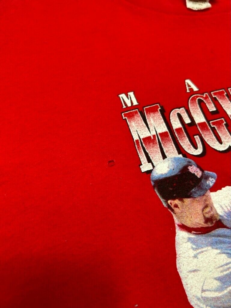 Vintage 1998 Mark McGwire Cardinals MLB Smashing The Record T-Shirt Size XL 90s