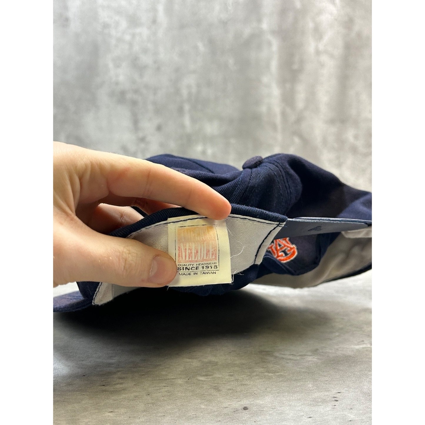 Vintage 90s Auburn Tigers NCAA Embroidered Spellout Logo Snapback Hat OSFA