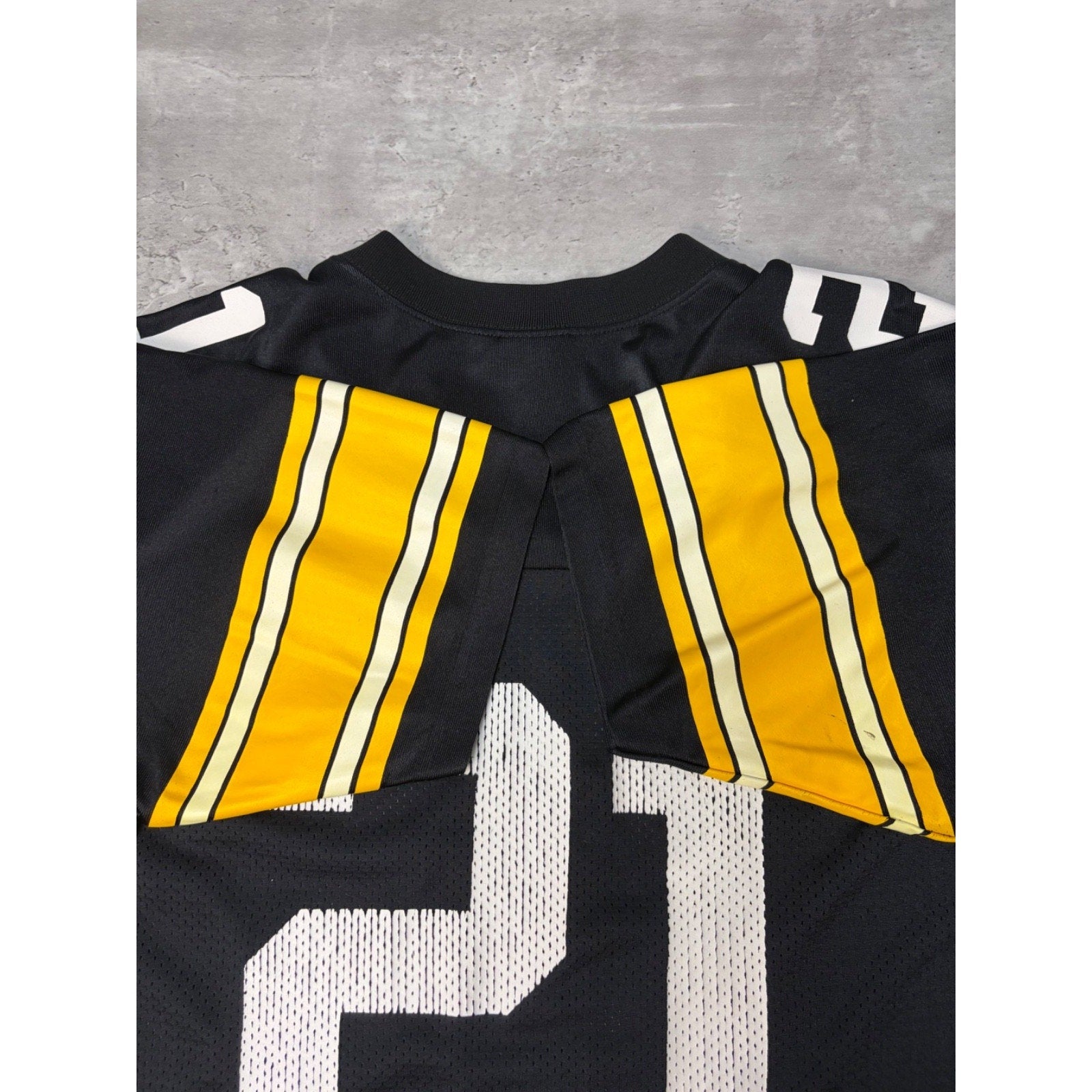 Vintage Iowa Hawkeyes #21 NCAA Adidas Black Football Jersey Size Large
