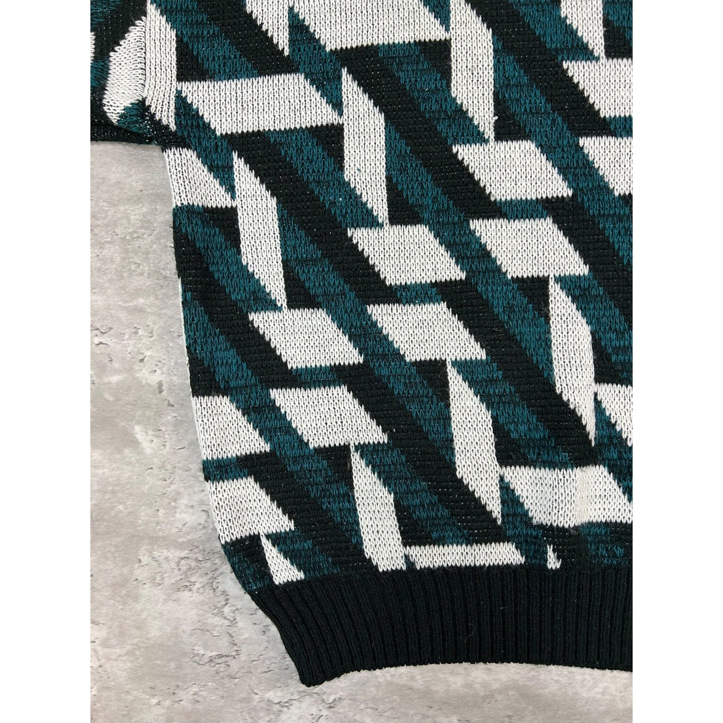 Vintage 80s/90s Abstract Geometric Print Knit Sweater Size Medium