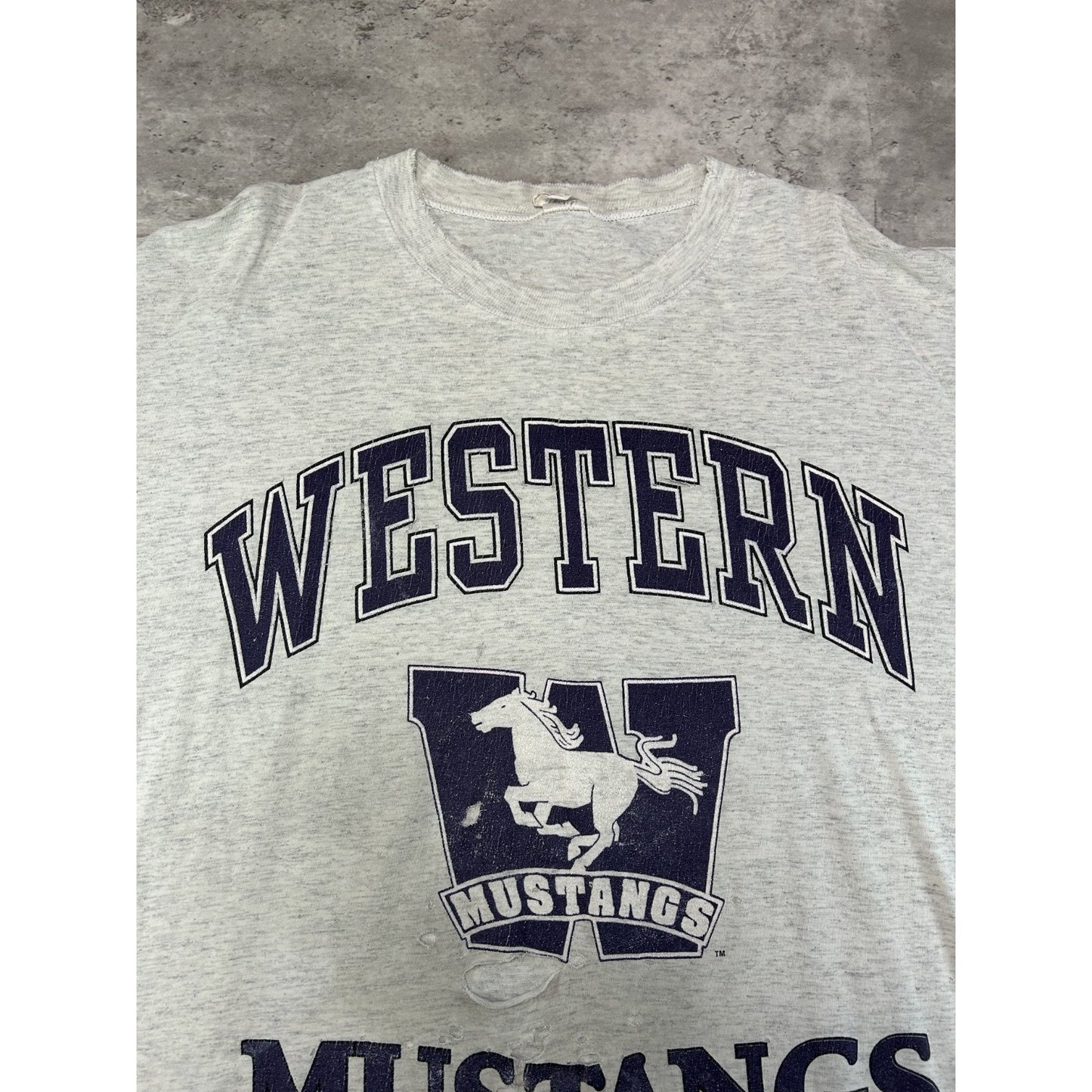 Vintage 1994 Western Mustangs Collegiate Graphic Spellout T-Shirt Size XL