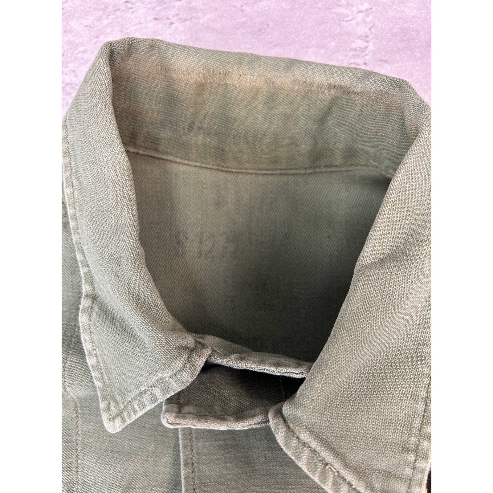 Vintage 1960s US Military OG-107 Cotton Sateen Button Up Shirt Size Small