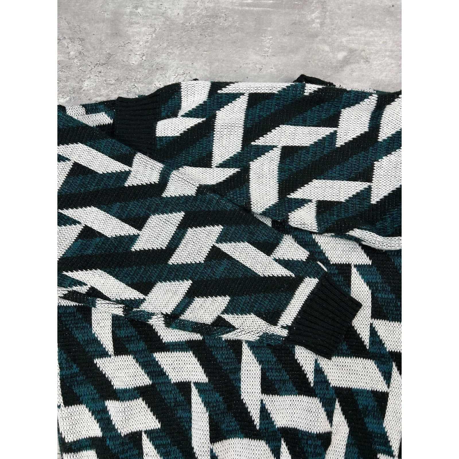 Vintage 80s/90s Abstract Geometric Print Knit Sweater Size Medium