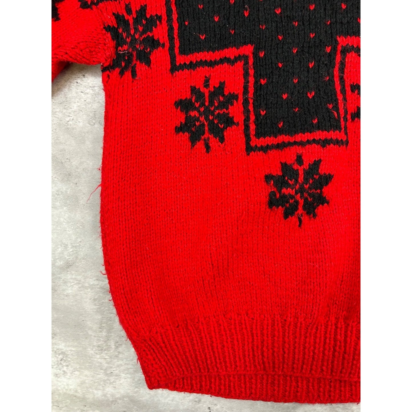 Vintage 80s/90s Handmade Snowflake Graphic Pullover Mock Neck Sweater Size Large