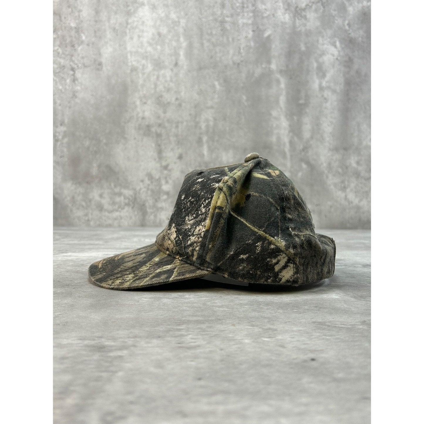 Vintage 90s Remington Tree Camo Embroidered Hunting Strapback Hat OSFA