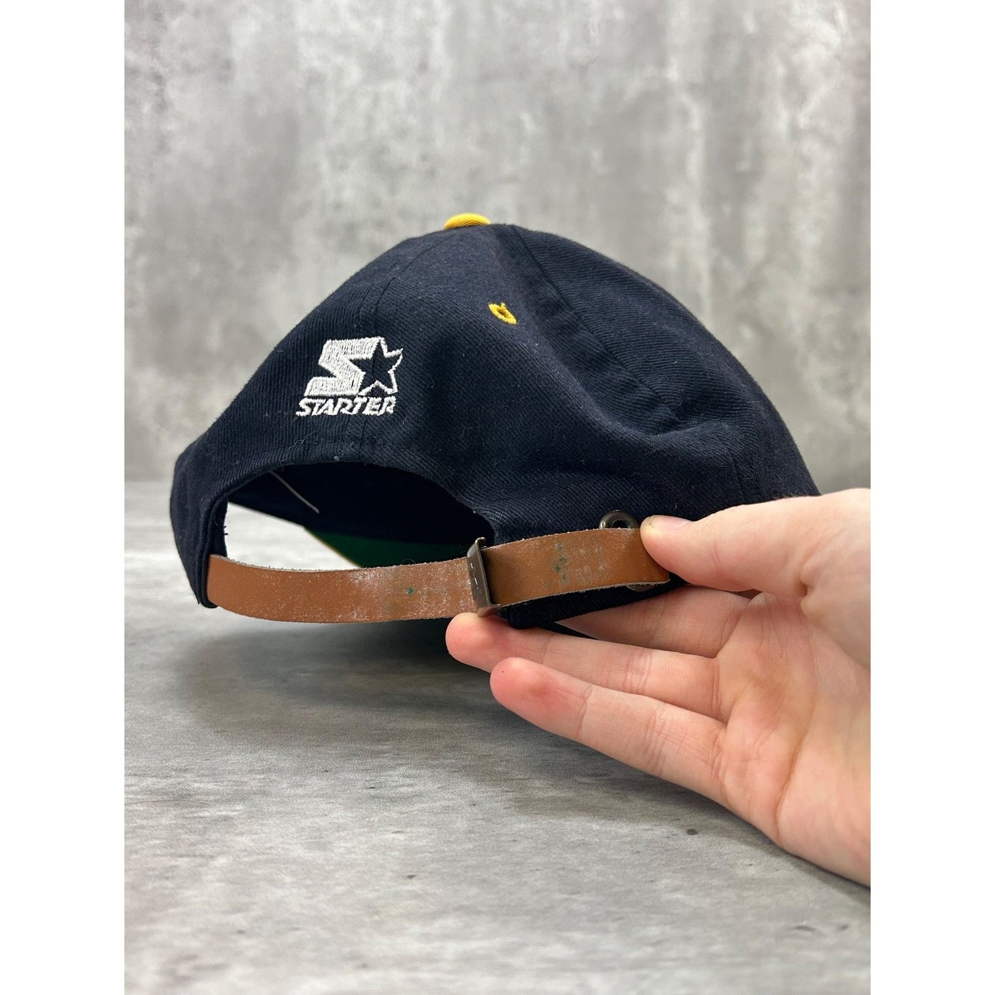 Vintage 90s Michigan Wolverines NCAA Starter Arc Spellout YOUTH Strapback Hat