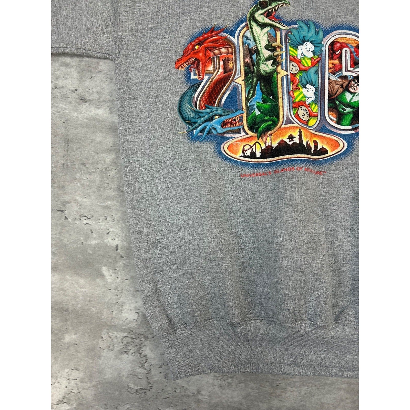 Vintage 2006 Universal Studios Cartoon Graphic Spellout Sweatshirt Size Small