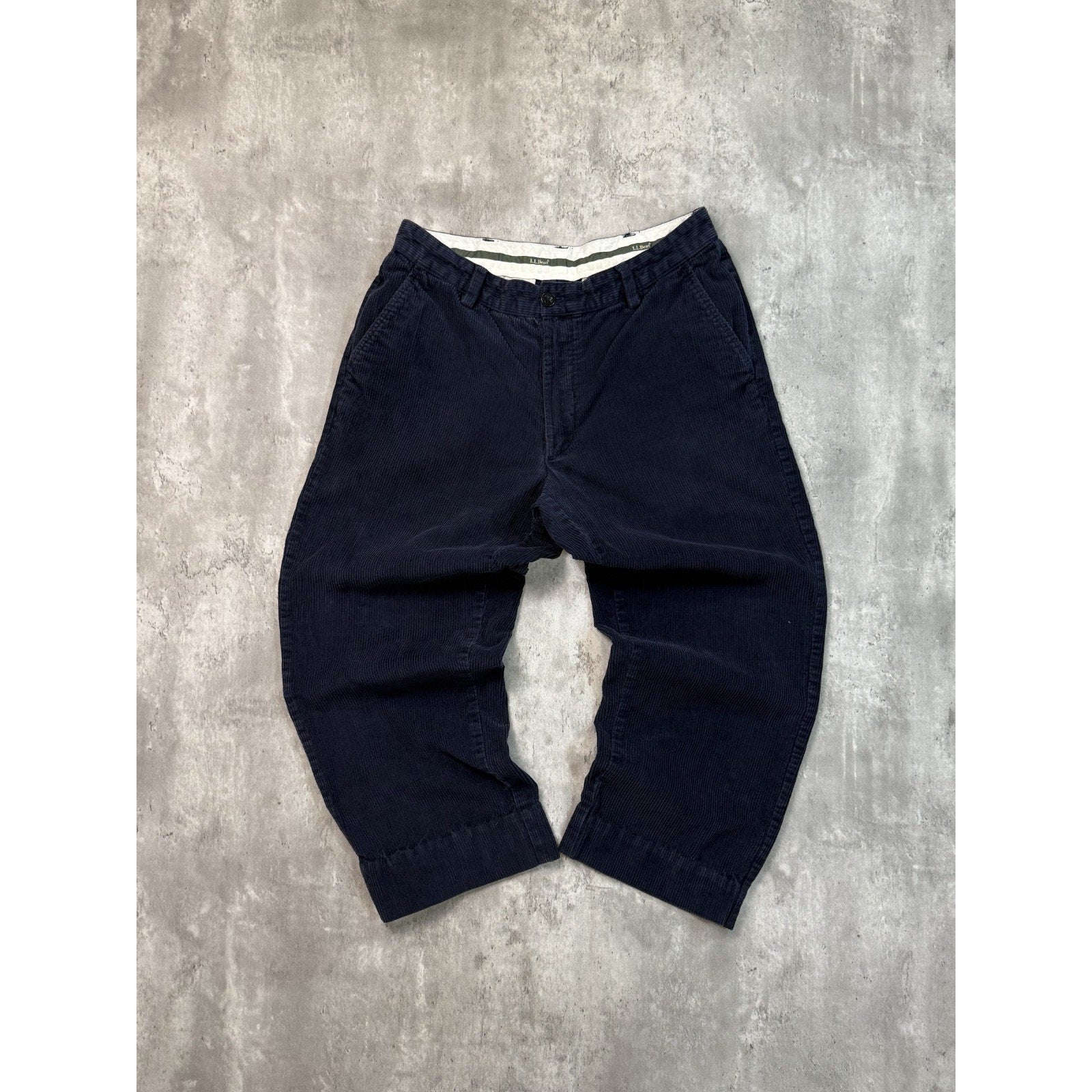 Vintage L.L. Bean Baggy Fit navy Blue Corduroy Trouser Style Pants Size 32