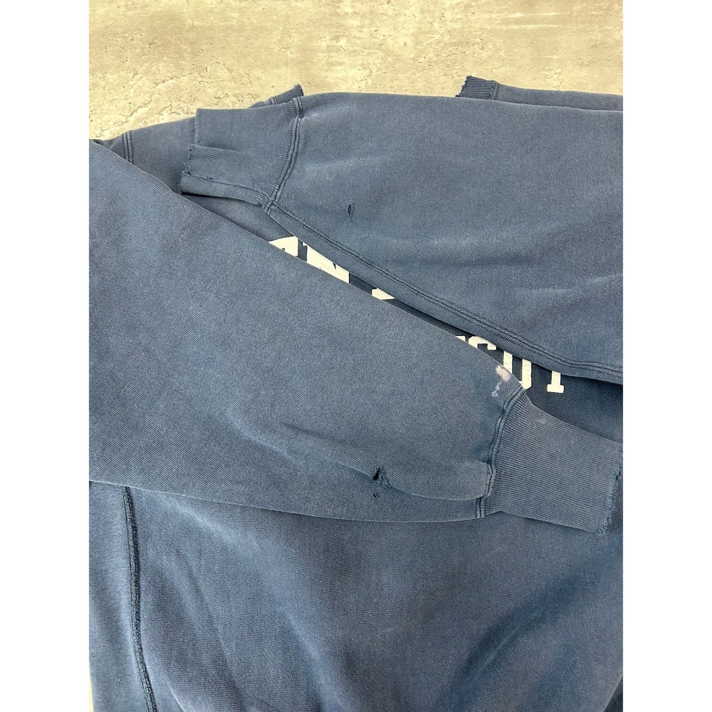 Vintage 90s Central Connecticut NCAA Champion Reverse Weave Sweatshirt Sz Large