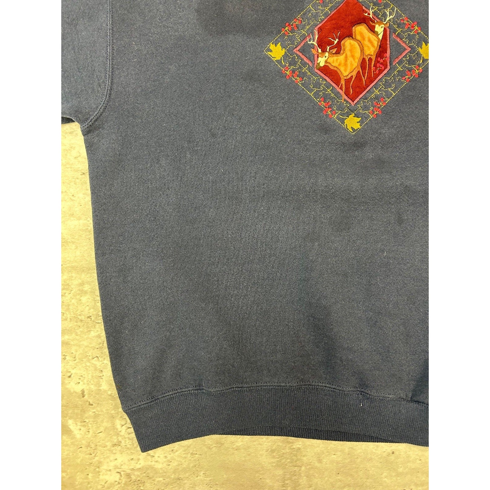Vintage 90s Deer Nature Embroidered Pullover Animal Sweatshirt Size XL