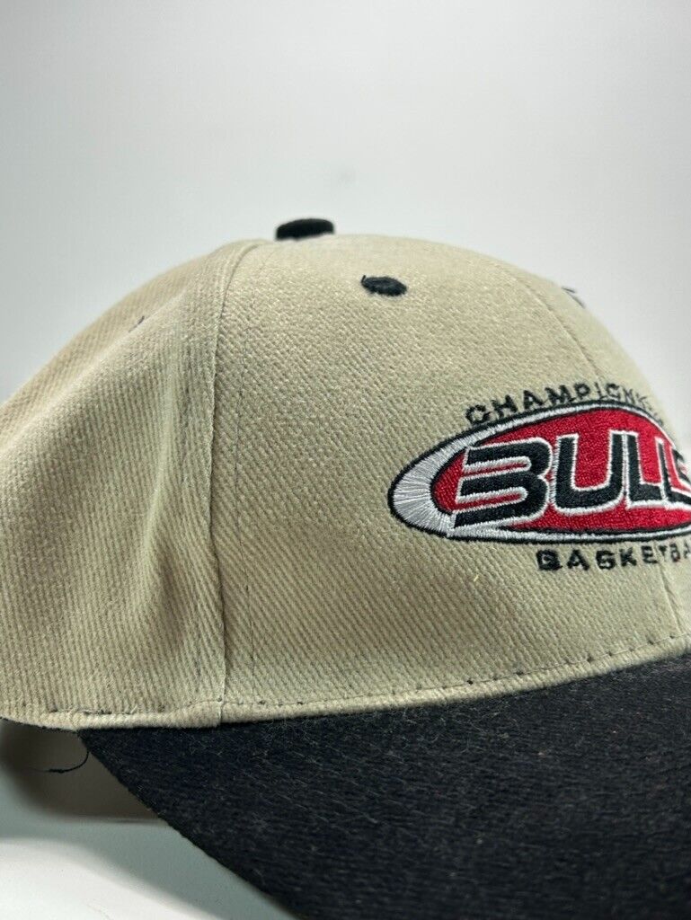 Vintage Chicago Bulls NBA Embroidered Spell Out Strapback Hat OSFA Beige