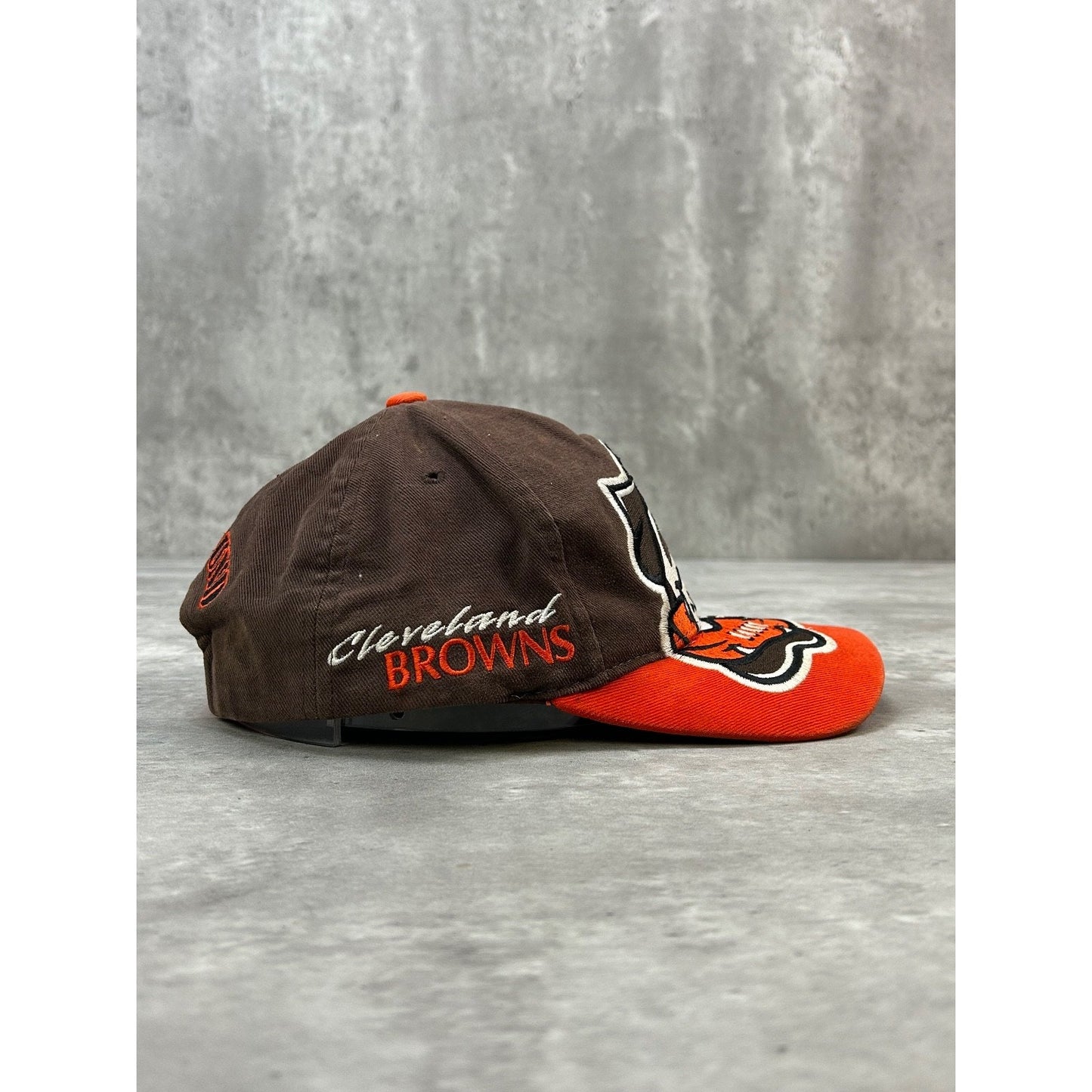 Vintage Cleveland Browns NFL Embroidered Big Logo Football Snapback Hat OSFA