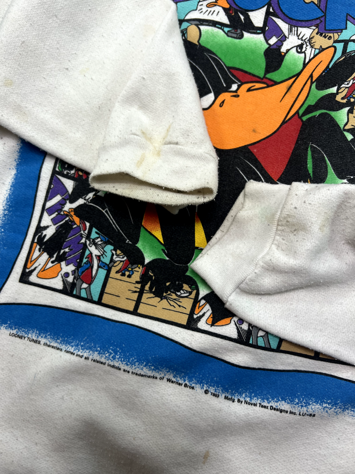 Vintage 1993 Looney Tunes Daffy Duck Comic Graphic Sweatshirt Size Medium 90s