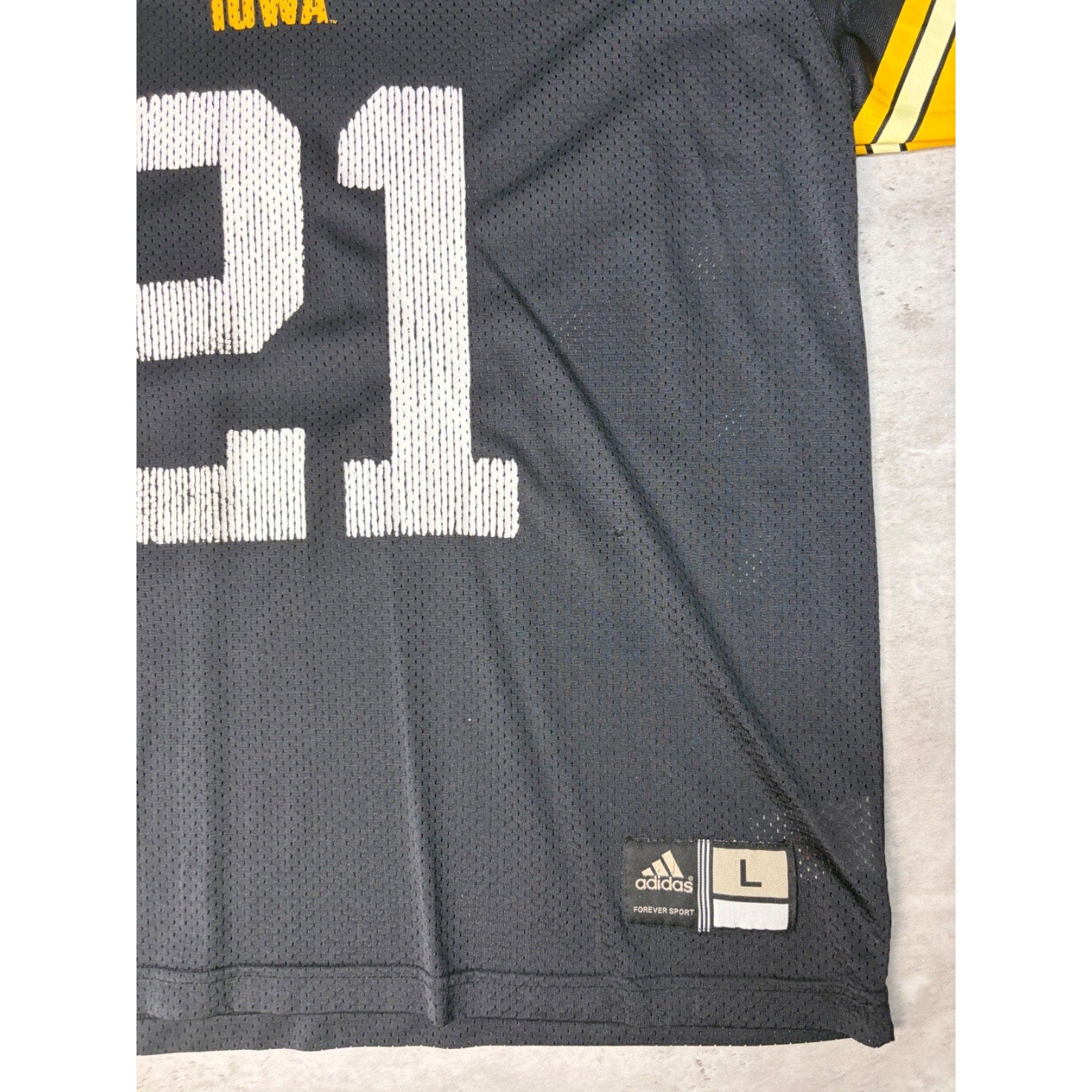 Vintage Iowa Hawkeyes #21 NCAA Adidas Black Football Jersey Size Large