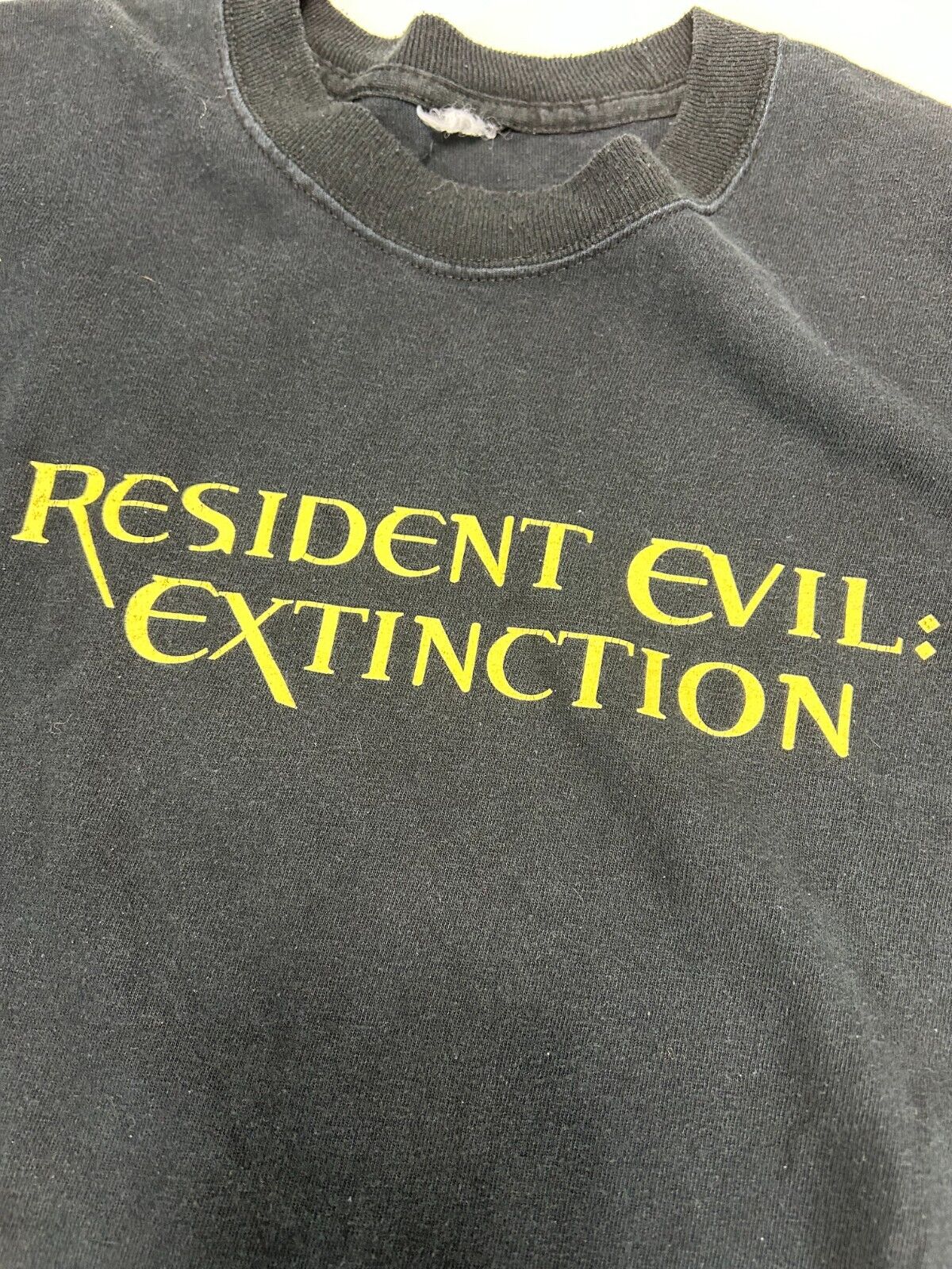 2007 Resident Evil Extinction Video Game Promo Spell Out T-Shirt Size Large