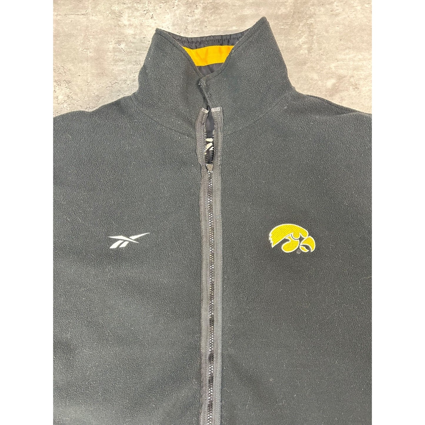 Vintage Iowa Hawkeyes NCAA Embroidered Logo Reversible Jacket Size Large