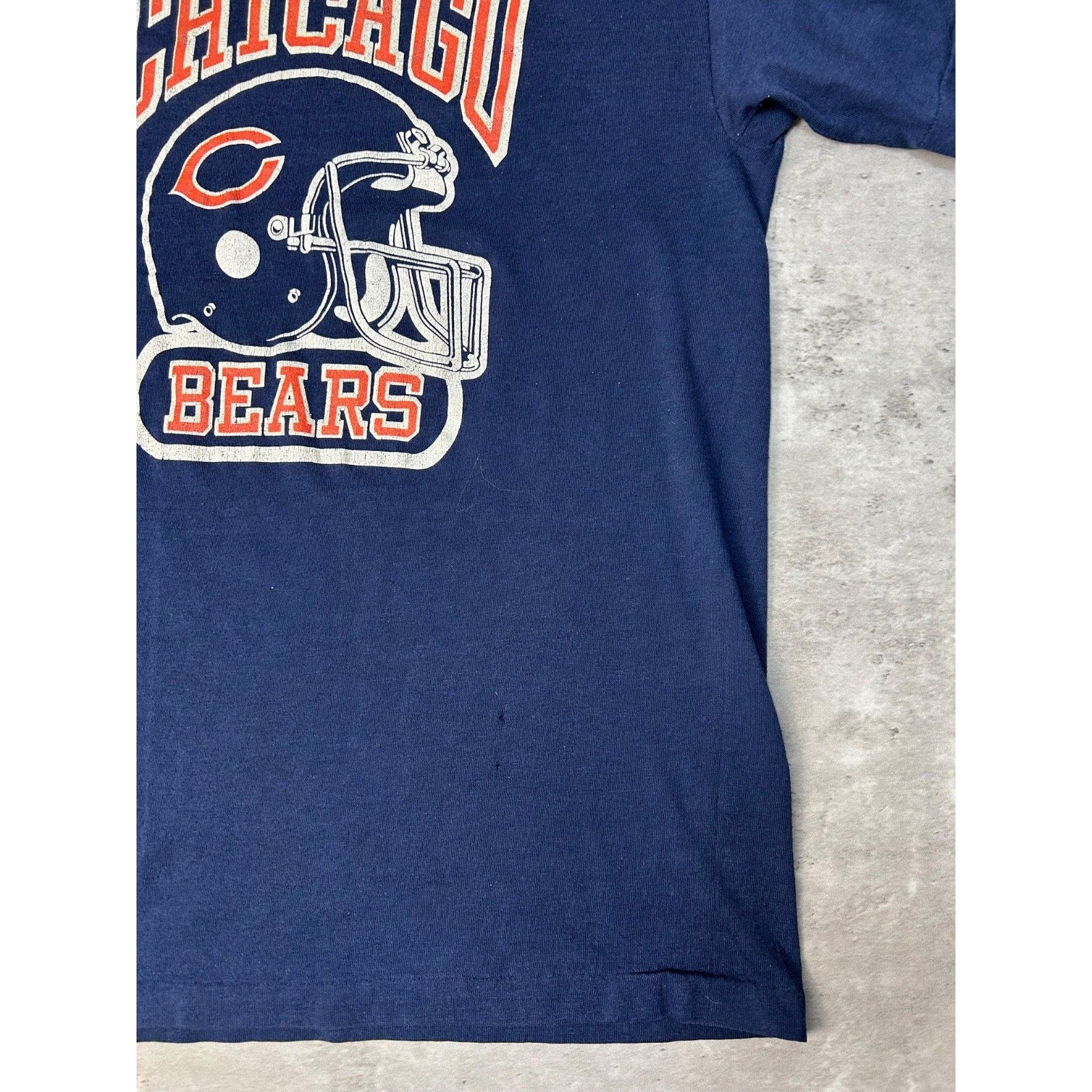 Vintage 80s Chicago Bears NFL Helmet Spellout Graphic Football T-Shirt Sz Medium