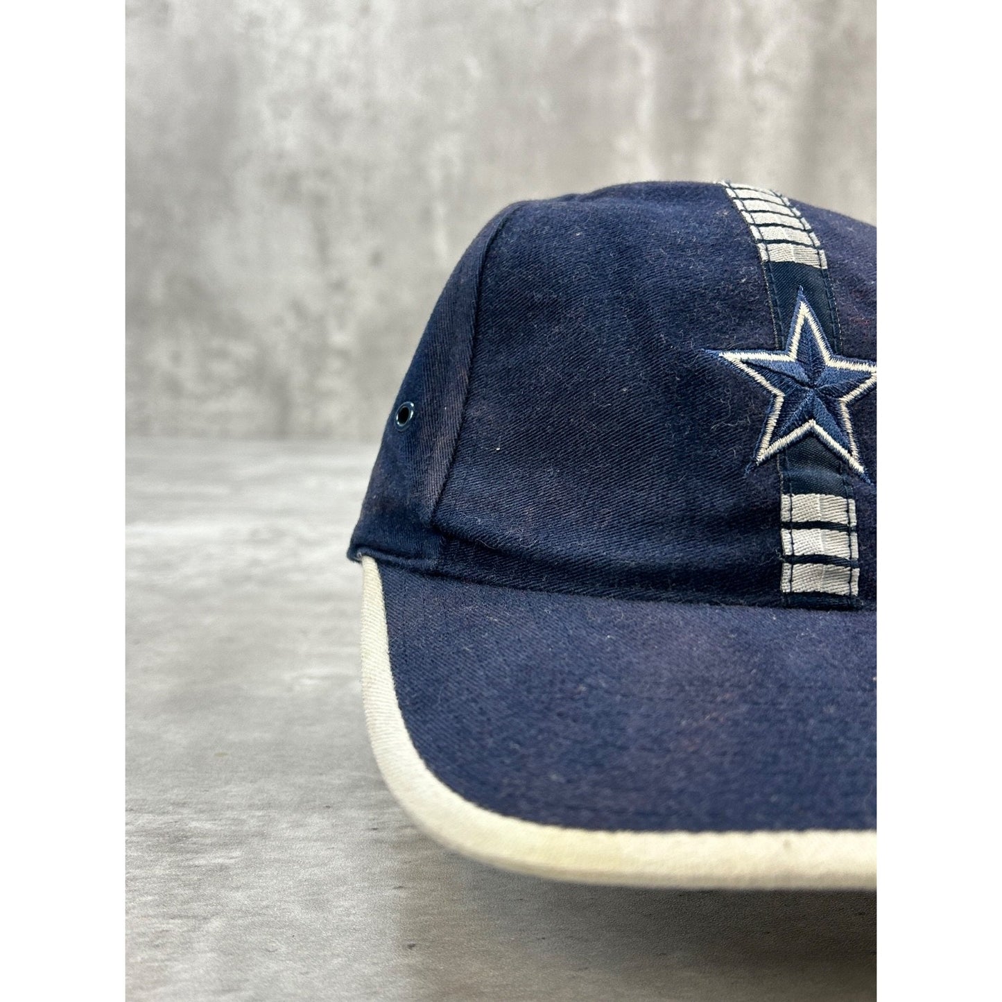 Vintage 90s Dallas Cowboys NFL Embroidered Logo Football Strapback Hat OSFA