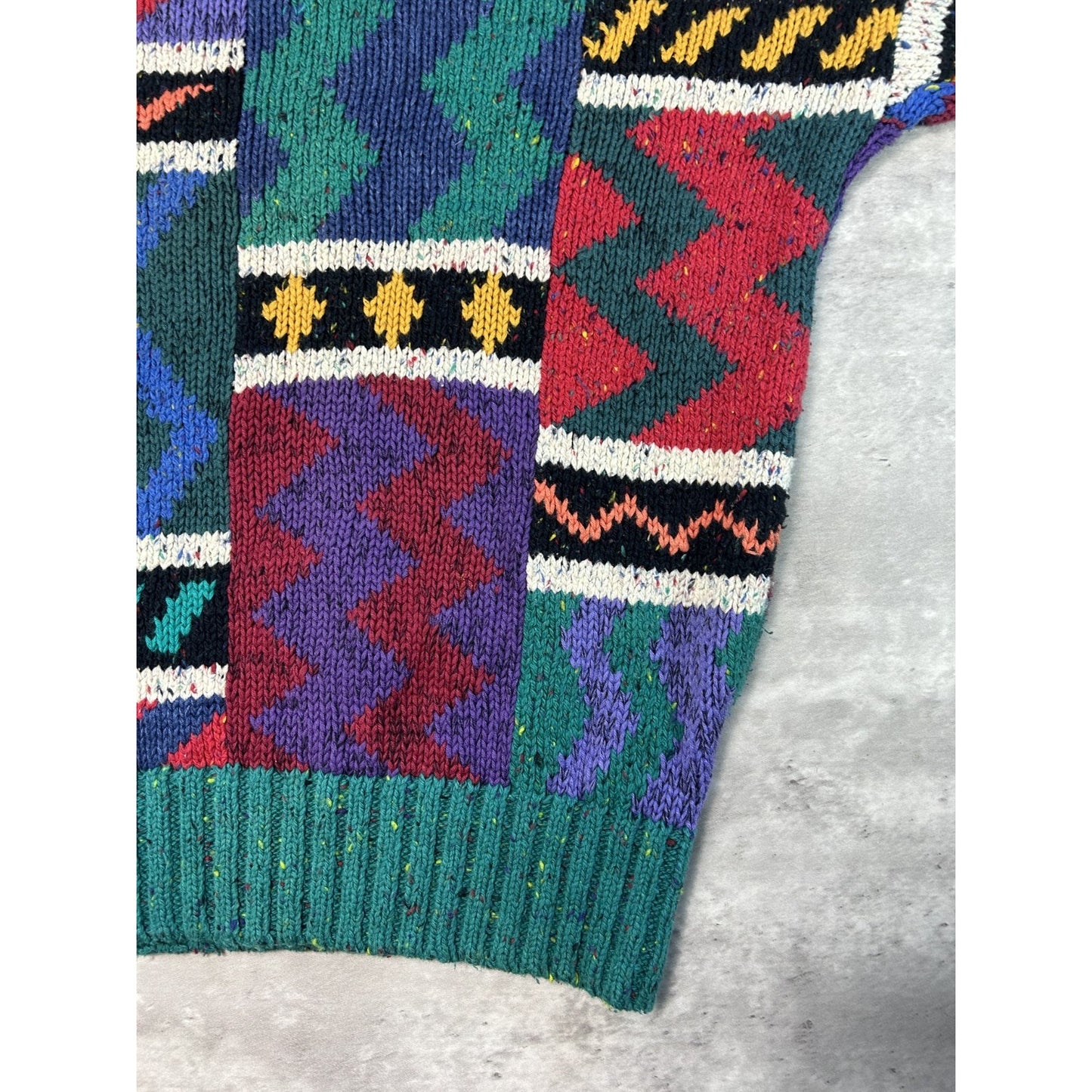 Vintage 90s Boston Traders Abstract Geometric Pattern Knit Sweater Size Large
