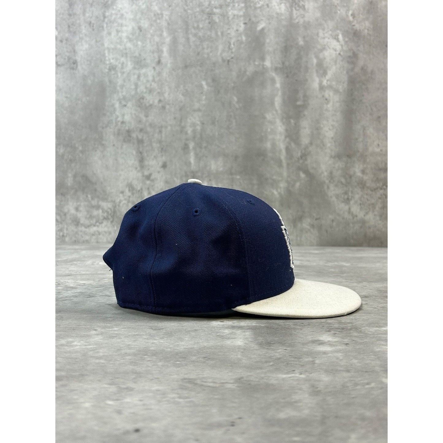 Toronto Maple Leafs NHL Embroidered Retro Logo Hockey Snapback Hat OSFA