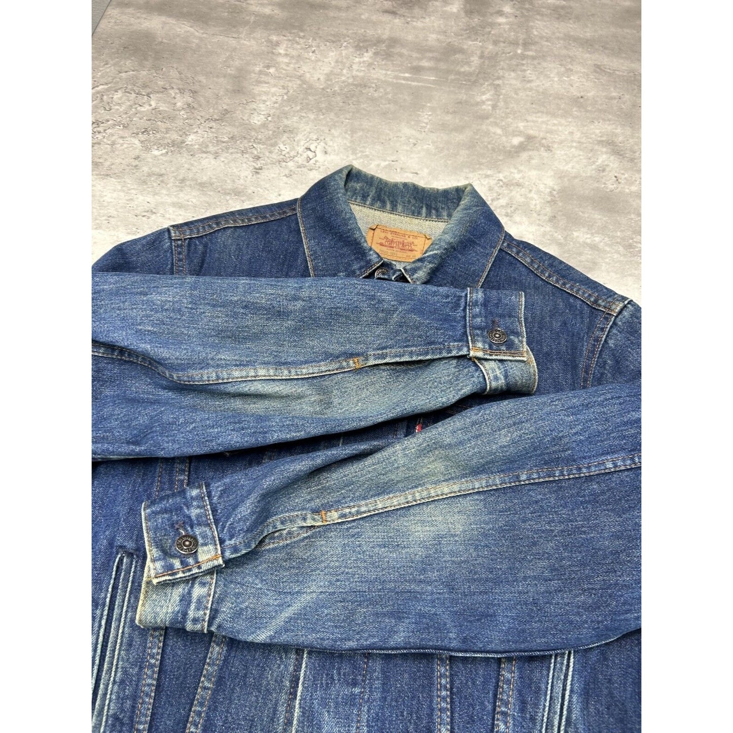 Vintage 80s Levis Red Tab Dark Wash Denim Type 3 Trucker Jacket Size 44 Medium