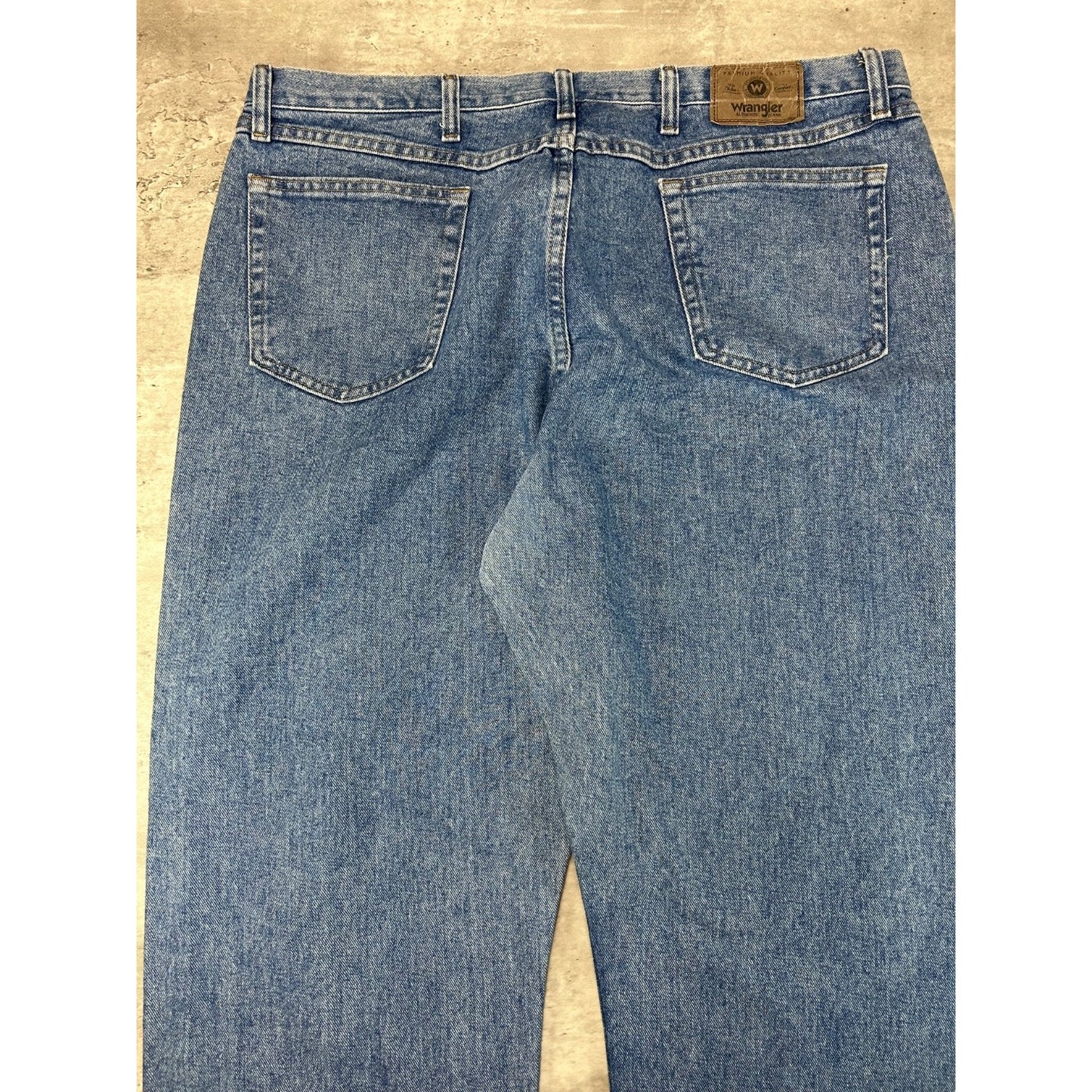 Vintage Wrangler Authentic Jeans Medium Wash Denim Pants Size 42