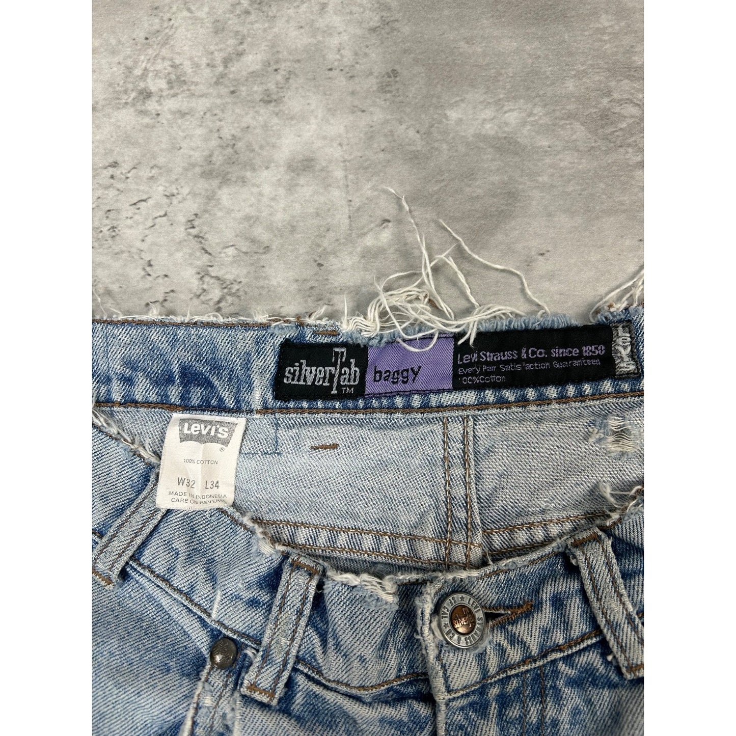 Vintage Y2K Levis Silvertab Baggy Fit Light Wash Denim Pants Size 30 Blue