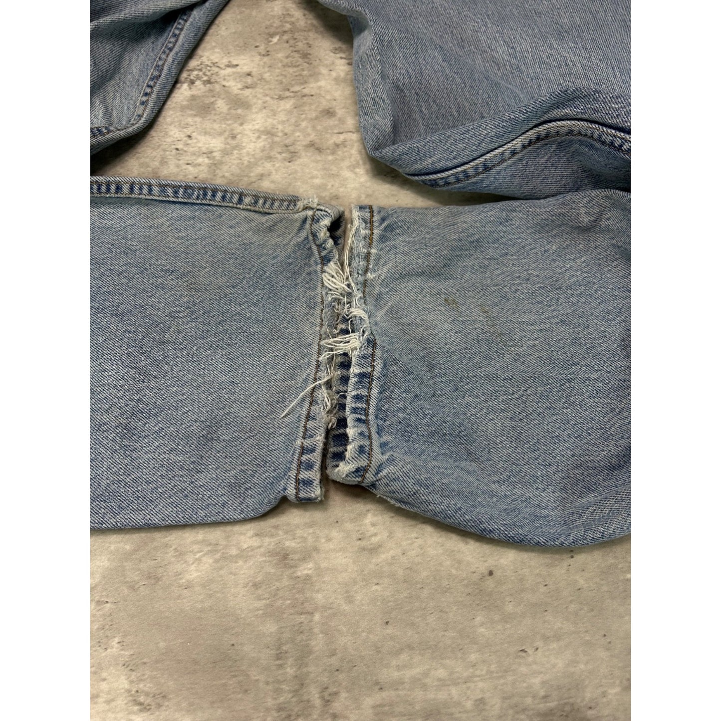 Vintage 90s Levis 560 Red Tab Light Wash Denim Pants Size 37