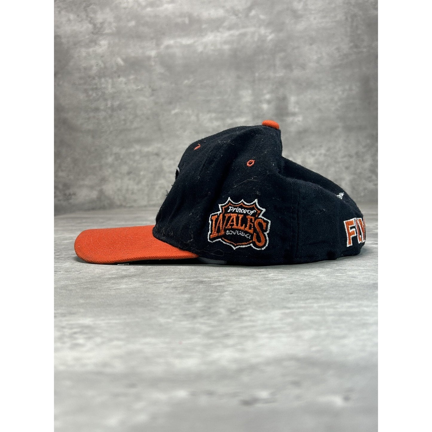 Vintage 90s Philadelphia Flyers NHL Embroidered Logo Hockey Fitted Hat Size 7