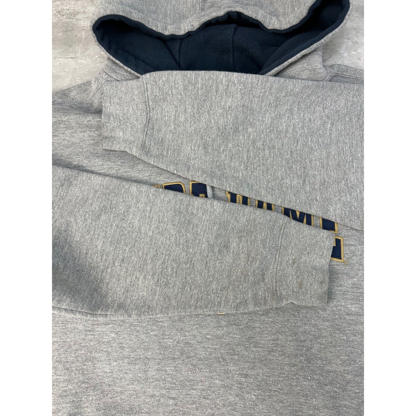 Vintage Notre Dame Fighting Irish NCAA Embroidered Hooded Sweatshirt Size XL